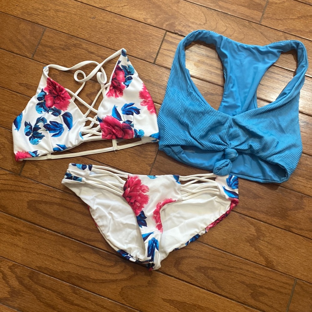 Beach babe bikinis Size small and medium LIKE NEW!!